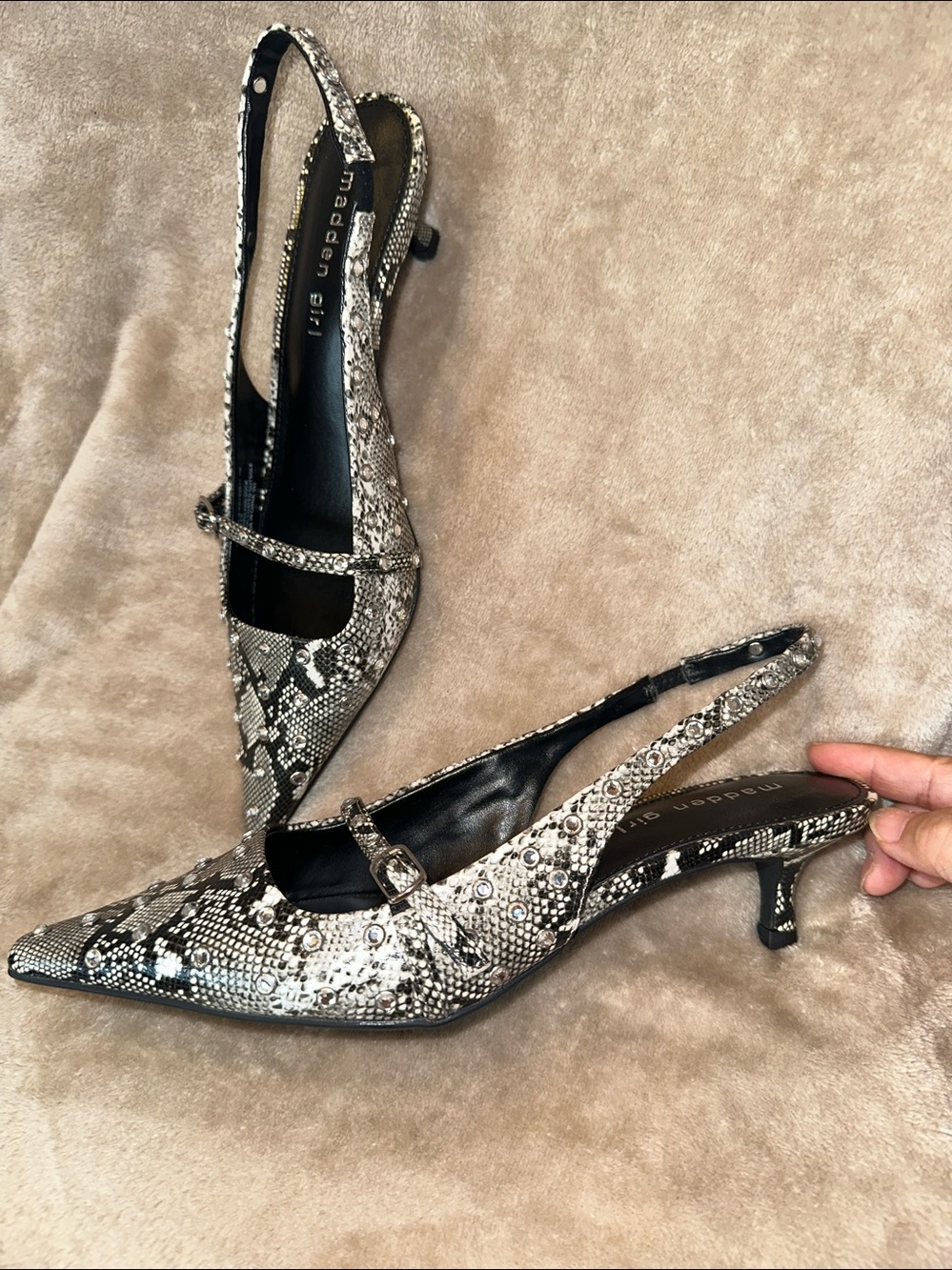 Madden Girl Black & White Crystal Embellished Snake-Print Slingback Pump Size 7M